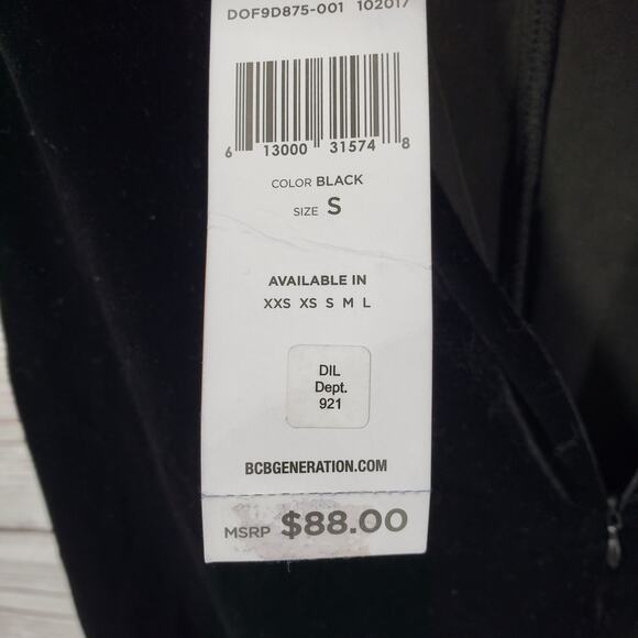 BCBGeneration New Women's Black Velvet Lace Pockets Romper Size Small - Picture 9 of 12